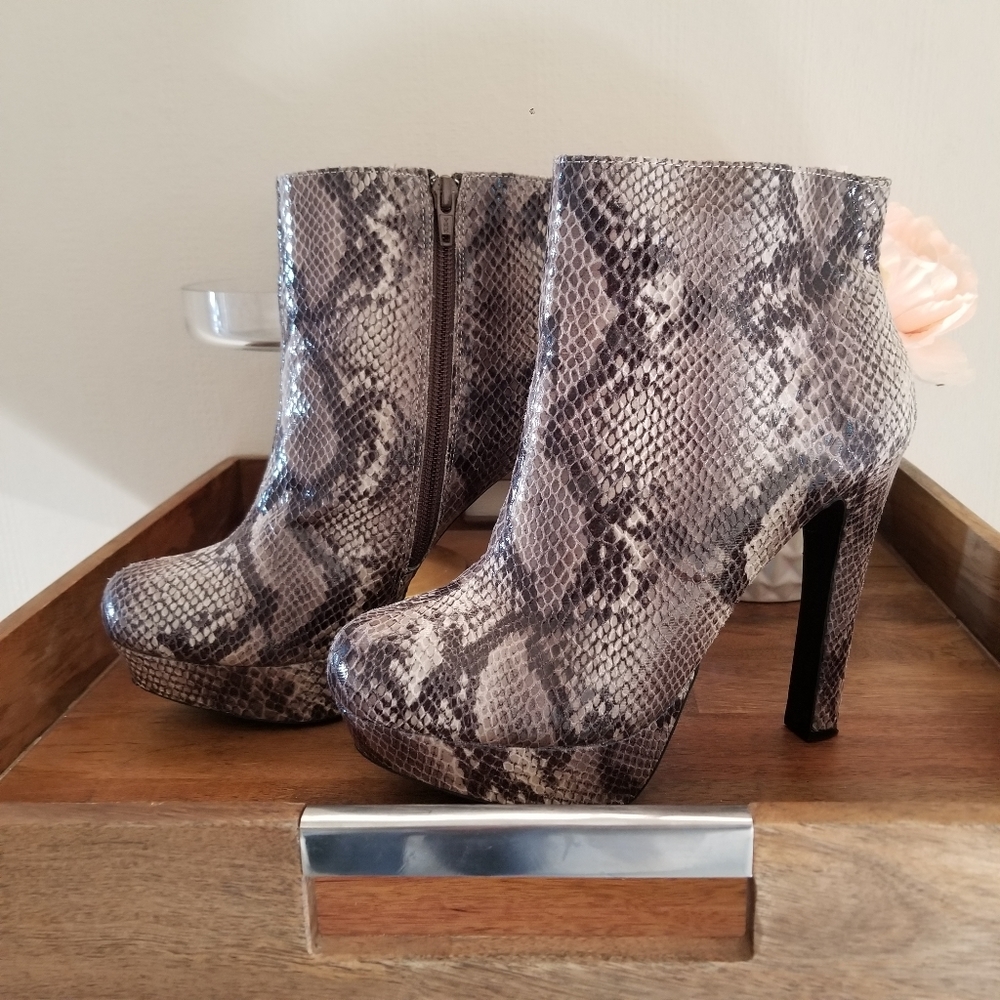 Mossimo Supply Co. Stunning Snakeskin Booties